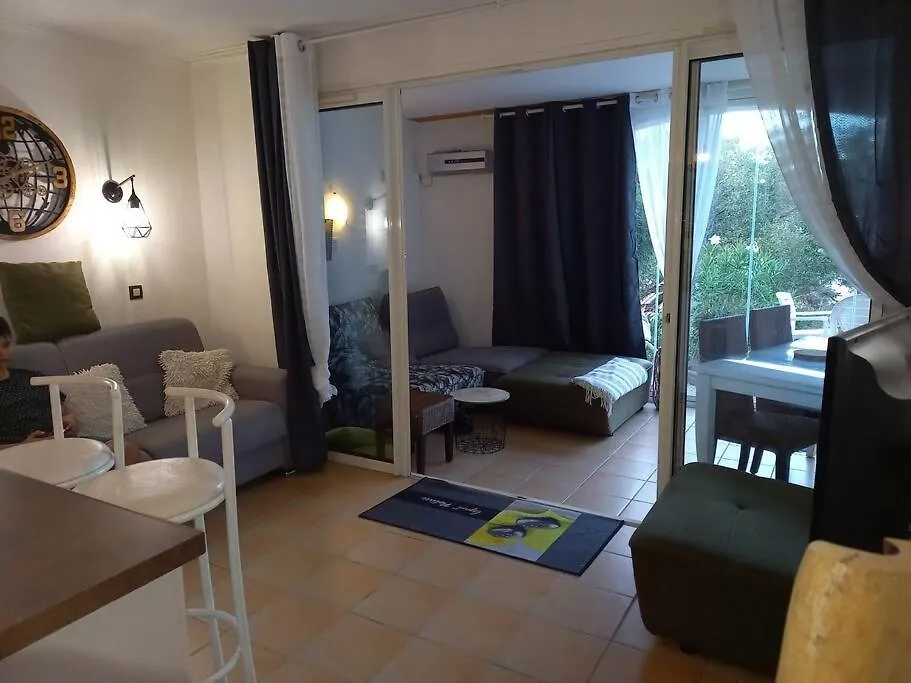 Apartment Charmant Résidence: Tranquil Oasis in Saint-Tropez Gulf Grimaud