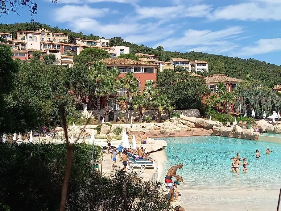 Apartment Charmant Résidence: Tranquil Oasis in Saint-Tropez Gulf Grimaud