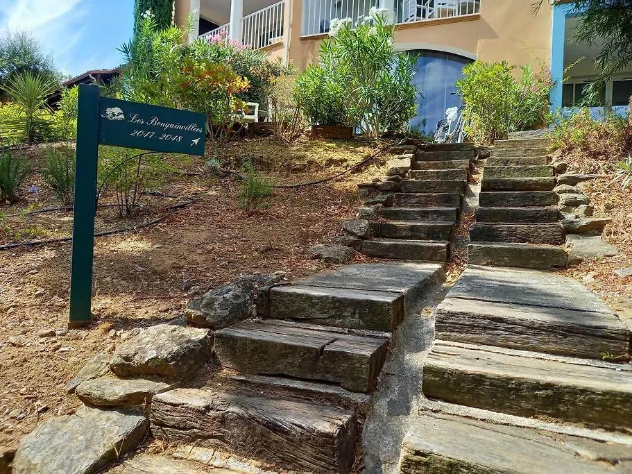 Apartment Charmant Résidence: Tranquil Oasis in Saint-Tropez Gulf Grimaud