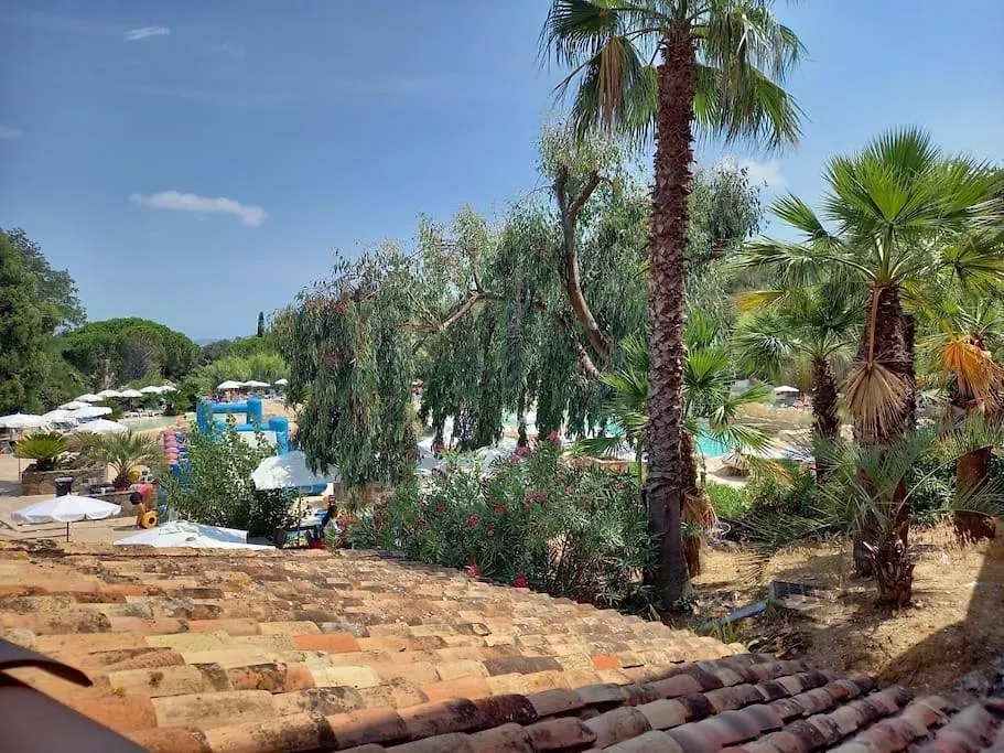 Apartment Charmant Résidence: Tranquil Oasis in Saint-Tropez Gulf Grimaud