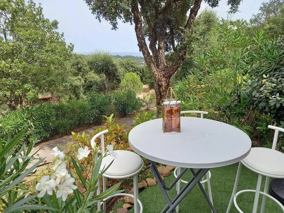 Charmant Résidence: Tranquil Oasis in Saint-Tropez Gulf Grimaud France
