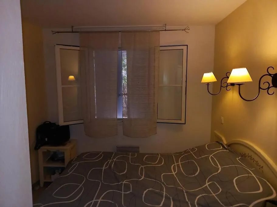 Apartment Charmant Résidence: Tranquil Oasis in Saint-Tropez Gulf Grimaud